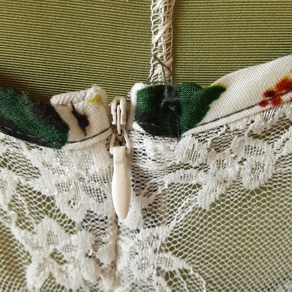 KIRRA Mini Floral Sleeveless Dress with Lace - Picture 7 of 10